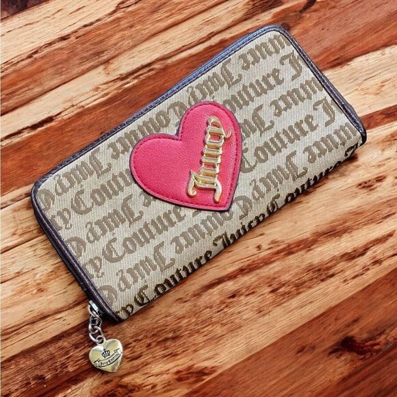 JUICY COUTURE Cross My Heart Wallet - Picture 1 of 13